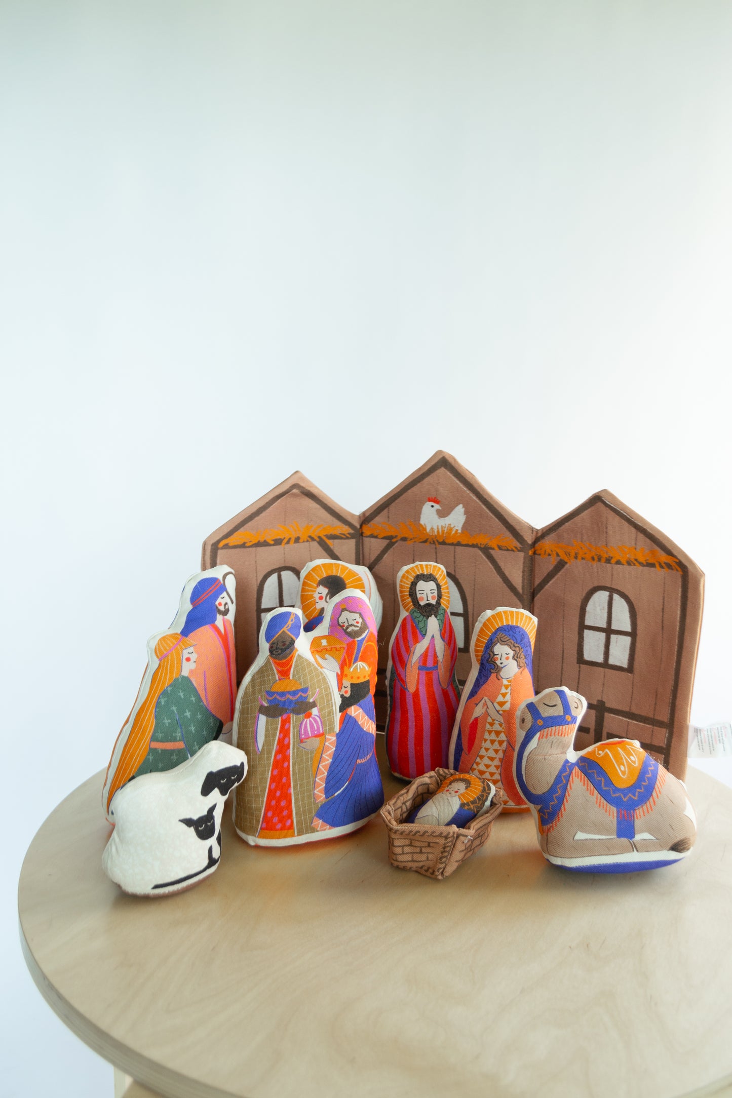 Plush Nativity (Beige/White)